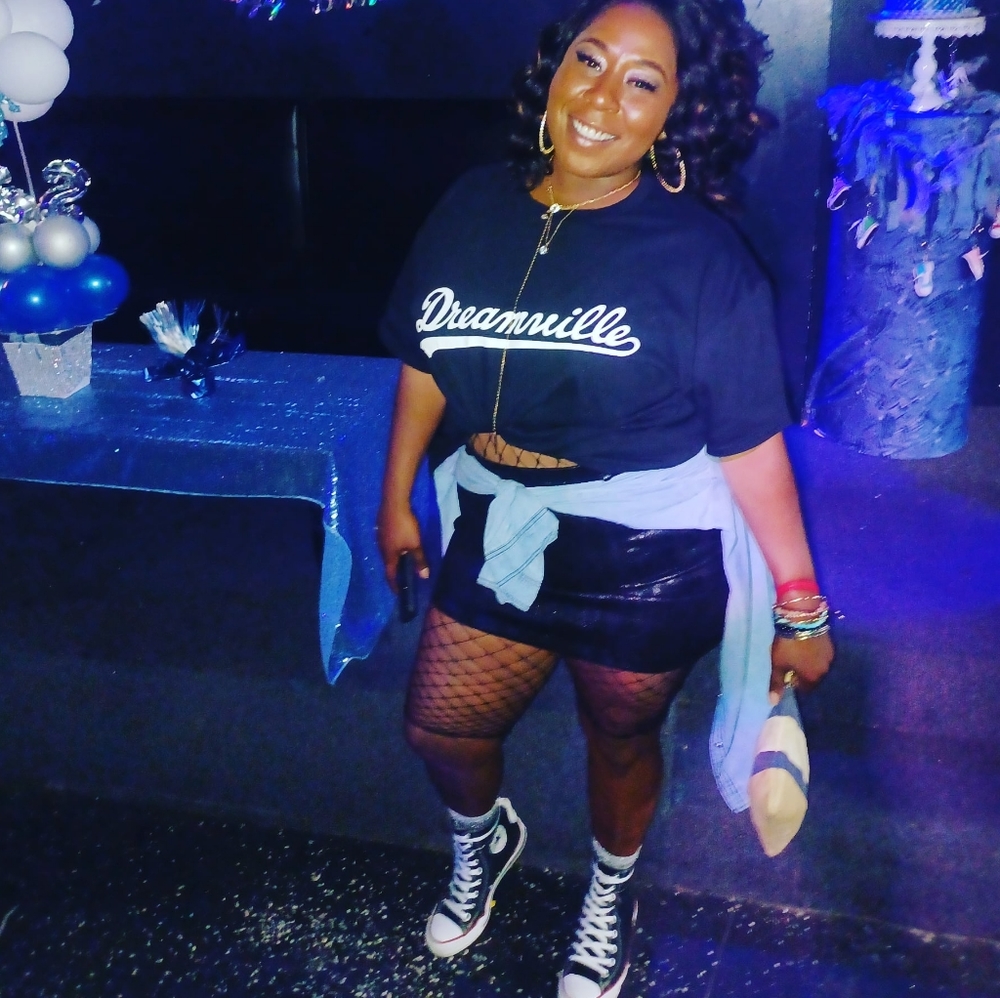 Hi!! I am Florinda LaShay!!! I have a variety of sizes and styles. Let's chat! ❤